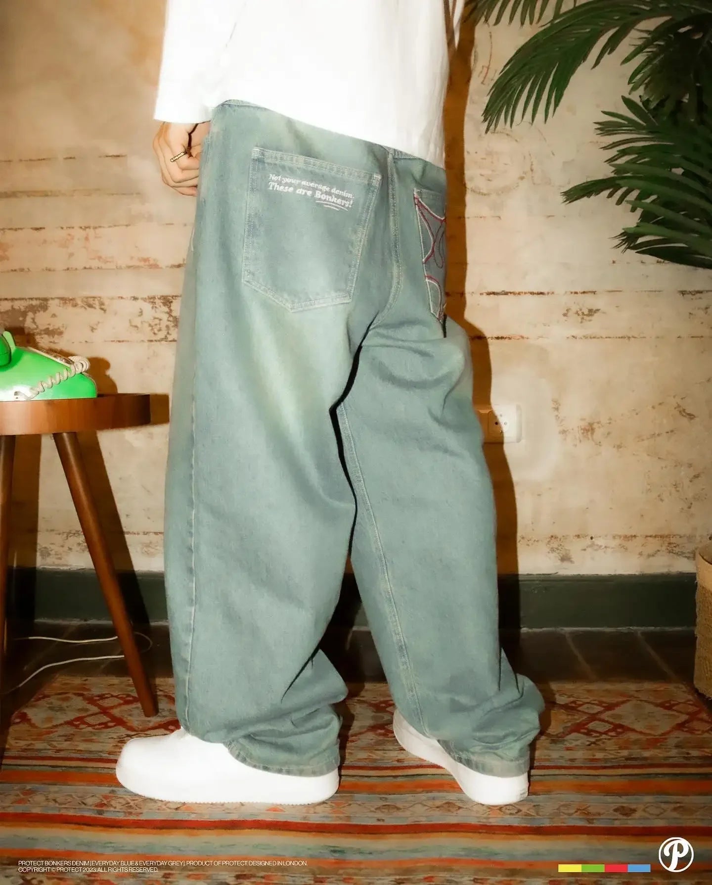 Men's Vintage High-Waisted Blue Baggy Jeans with Wide Leg and Harajuku-Inspired Embroidery
